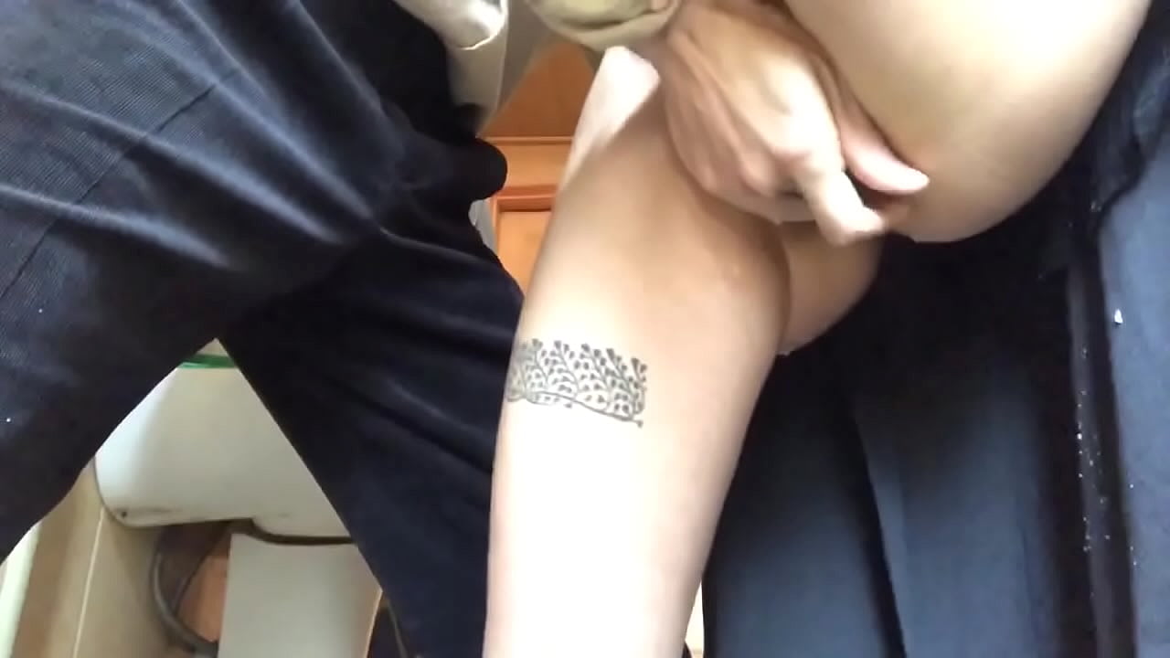 ඉස්කෝලේ නානකාමරේ squirt, නියම පෙණ නඟින සුරාන්තය - මගේ ගුරුවරයා ඔහුගේ උපරිමය කළා