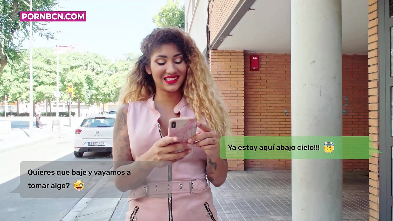 නොඇදහිලිකාර බිරිඳ තම ස්වාමිපුරුෂයා වැඩ කරන අතරතුර තම තරුණ පෙම්වතාට තදින් පහර දීමට සැරසේ. තන පුඩු සහ විශාල බූරුවෙකු සහිත ලැටිනා. සිකුරු ඇෆ්රොඩයිට්.