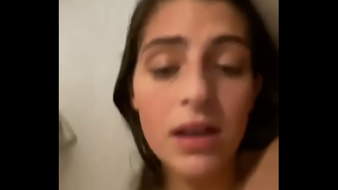 නිල් ඇස් ඇති හොටී, කෙටි ගෙදර ලිංගික වීඩියෝ, තෝරා ගැනීමක්